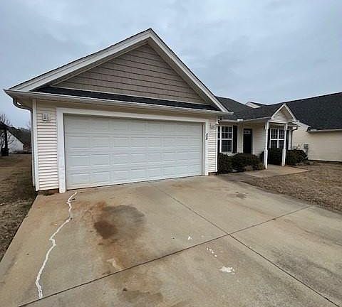 3rd image of 533 Chastine Dr