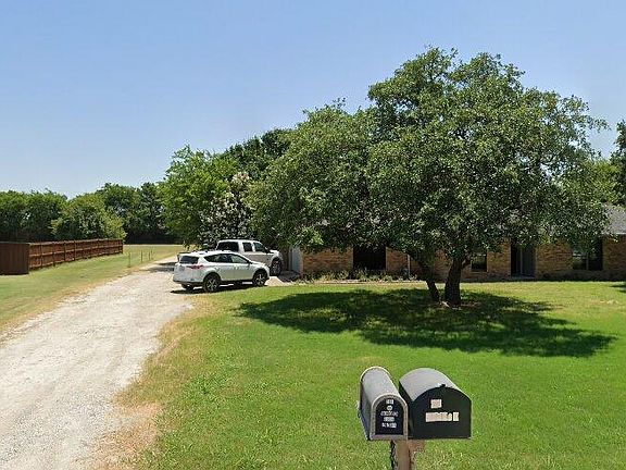 2nd image of 591 Rose Garden Dr
