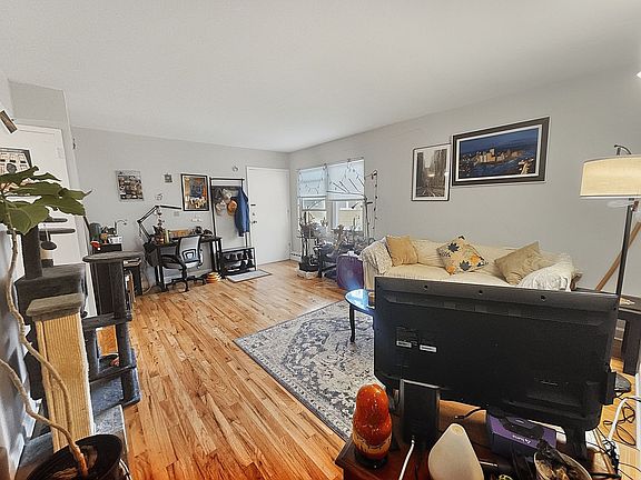 4th image of 2104-24 W Foster Ave #2106-2N
