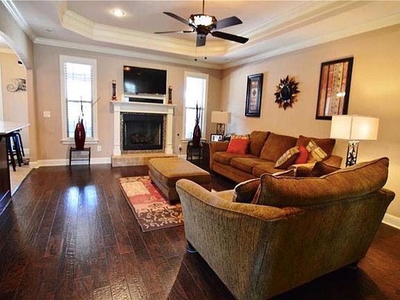 3rd image of 308 Pebble Beach Dr