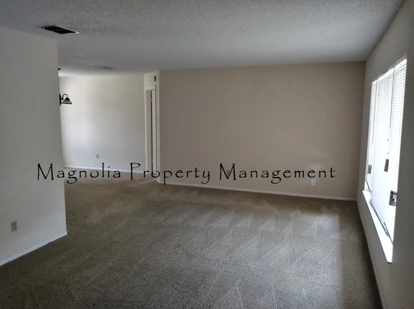 Kissimmee 4 Bedroom 2 Bathroom- Fenced Yard — Photo 2