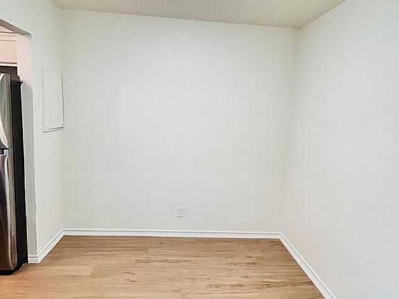 4th image of 5921 Gaston Ave APT D