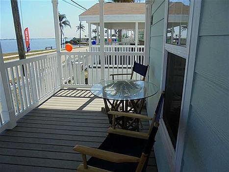 2nd image of 21 NE Indian River Dr