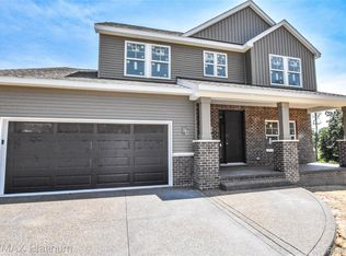 4570 Stillmeadow Dr, Howell, MI 48843