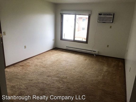 4th image of 1600 Linden St #16