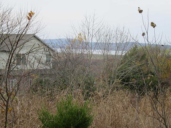 5th image of 336 Elizabeth Dr