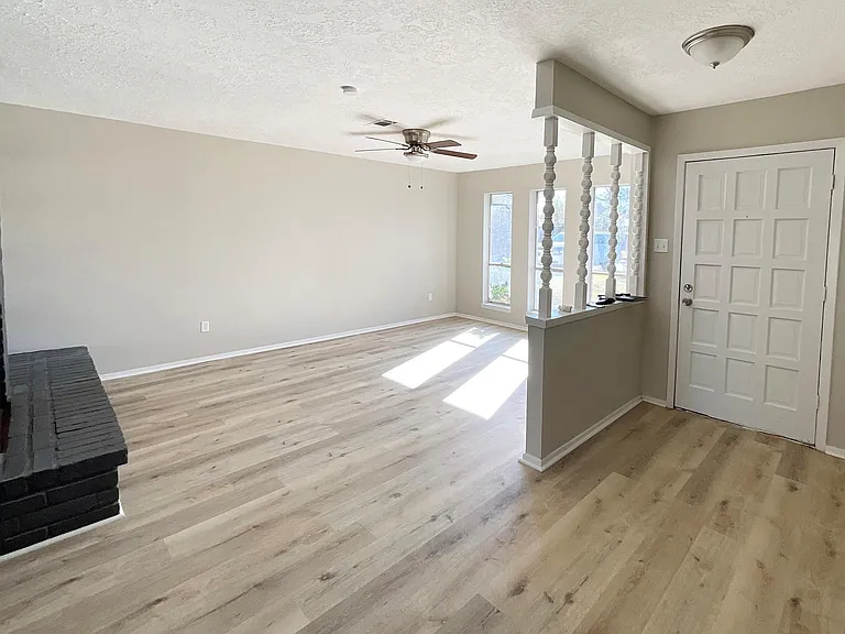 2130 Union Mill Rd — Photo 3