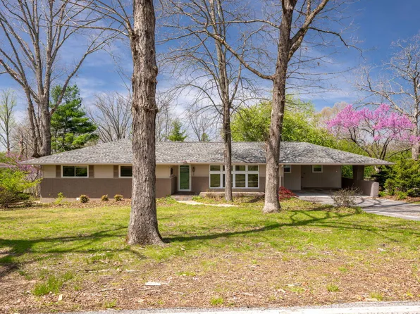 207 N Palisades Dr, Signal Mountain, TN 37377