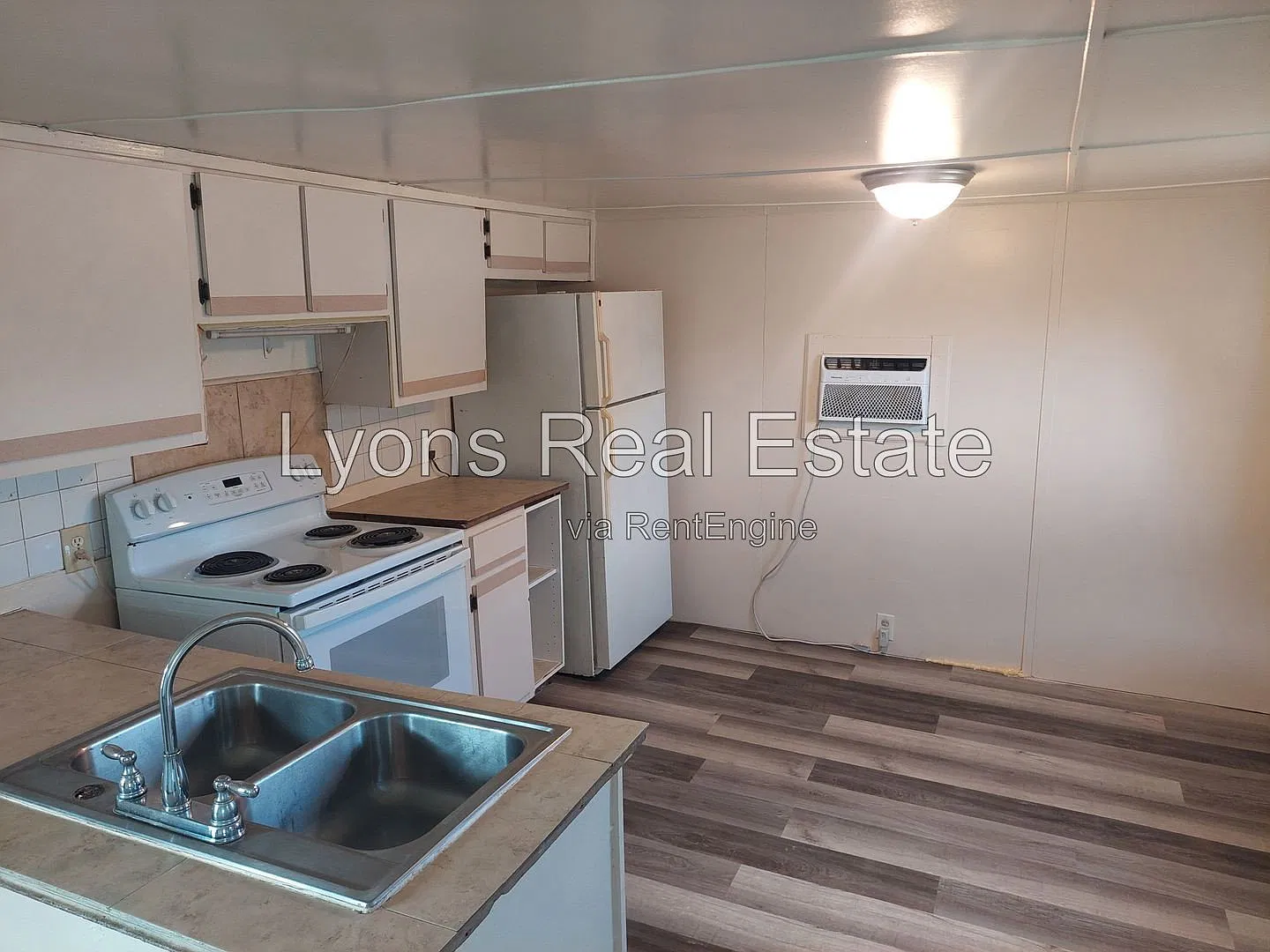 2 bed, 1.0 bath, 624 sqft, $795 — Photo 3