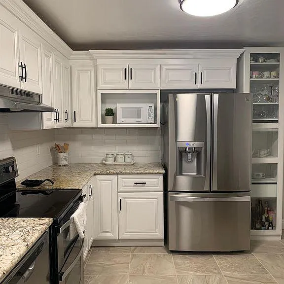 1429 Saint James Pkwy — Photo 1