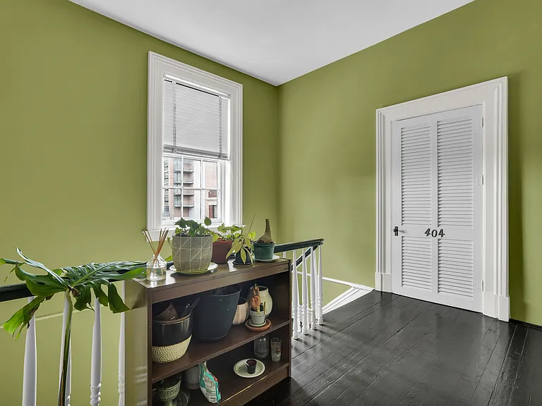 112 E Harris St — Photo 11