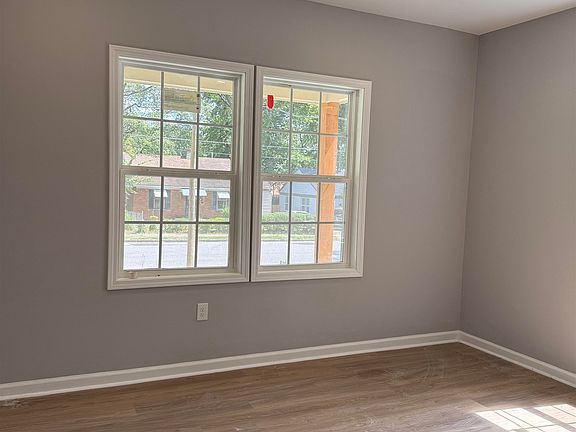 5th image of 573 Marianna St