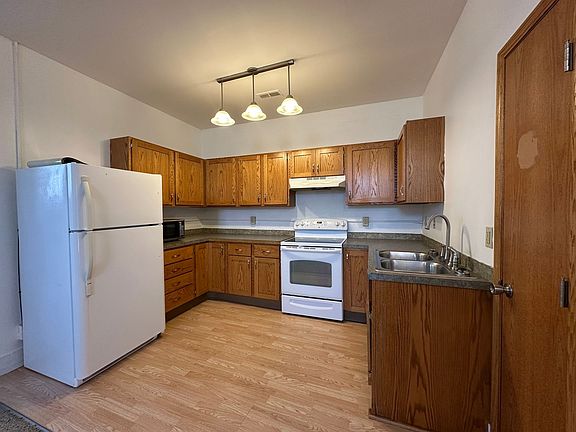 5th image of 605 1st Ave N #111