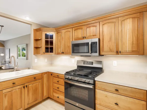 242 3rd Ave NE, Minneapolis, MN 55413