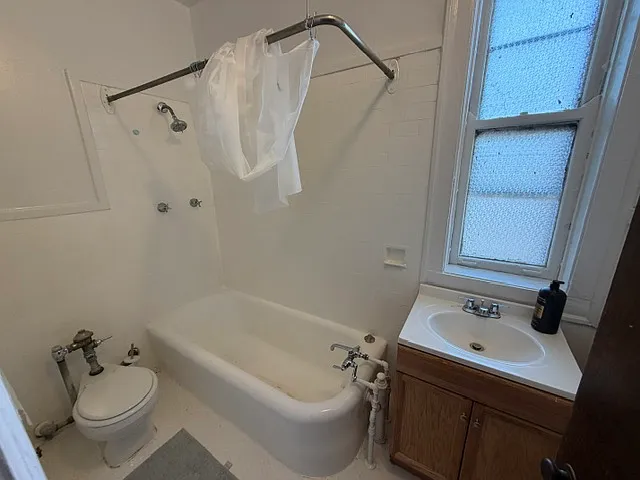 1154 W Lunt Ave #310 — Photo 7