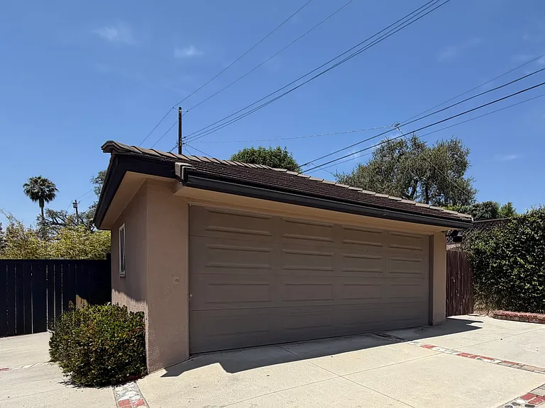 3805 Shadow Grove Rd — Photo 8