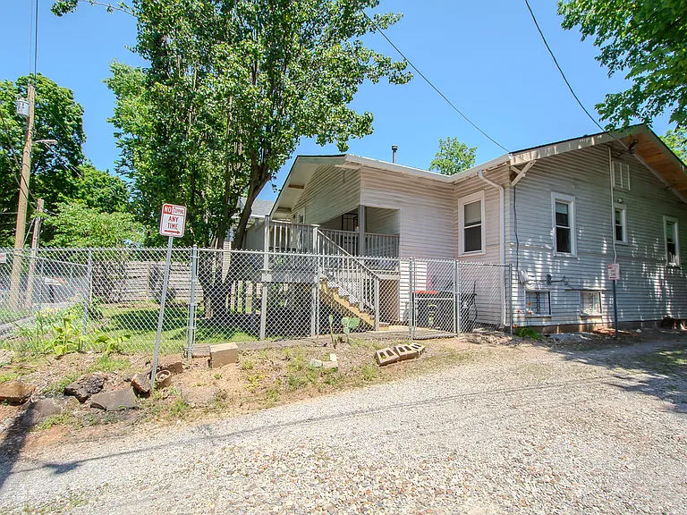 1613 Edgeland Ave — Photo 22