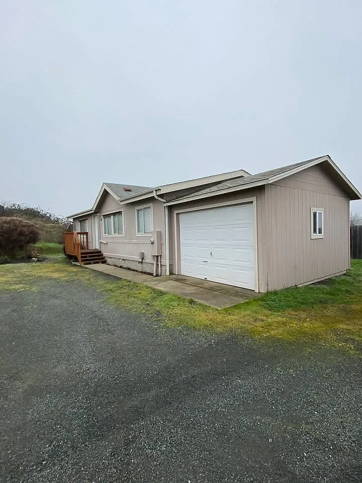 3 bed, 1000 sqft, $1,500 — Photo 2