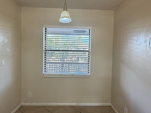 4th image of 9954 Nob Hill Ct #9954