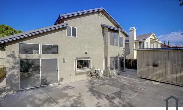 45308 Pickford Ave — Photo 3