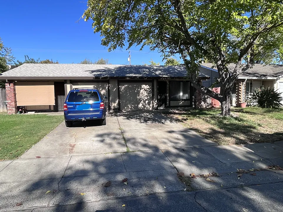 2919-2921 Lerwick Rd