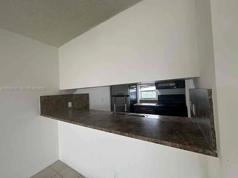 8620 N Sherman Cir #503 — Photo 4