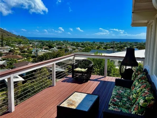 735 Ahuwale St, Honolulu, HI 96821