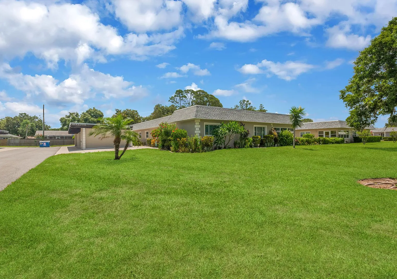 Golf Course Home on Seven Springs Golf and Country Club — Photo 4
