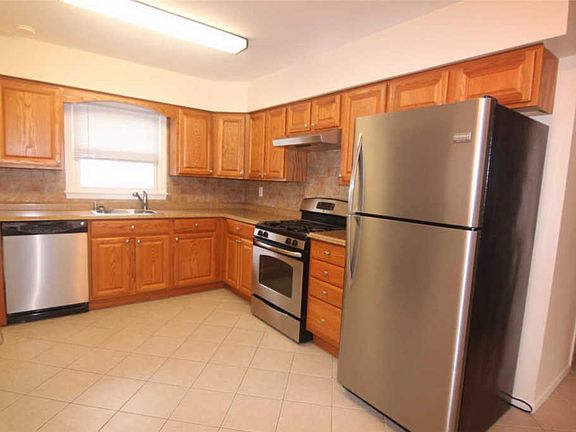 2nd image of 24317 72nd Ave #2