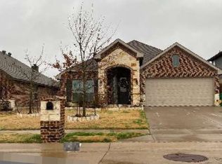 231 Frontier Dr, Waxahachie, TX 75167