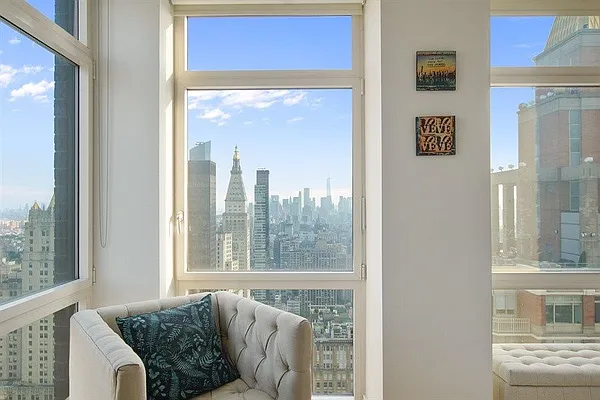 Rented by Compass | media 23