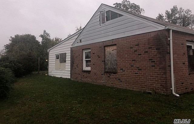 2nd image of 7 Chamberlain St