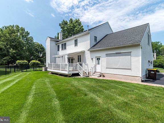 3rd image of 5041 Grundy Way