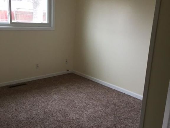 5th image of 3674 Tylor Dr