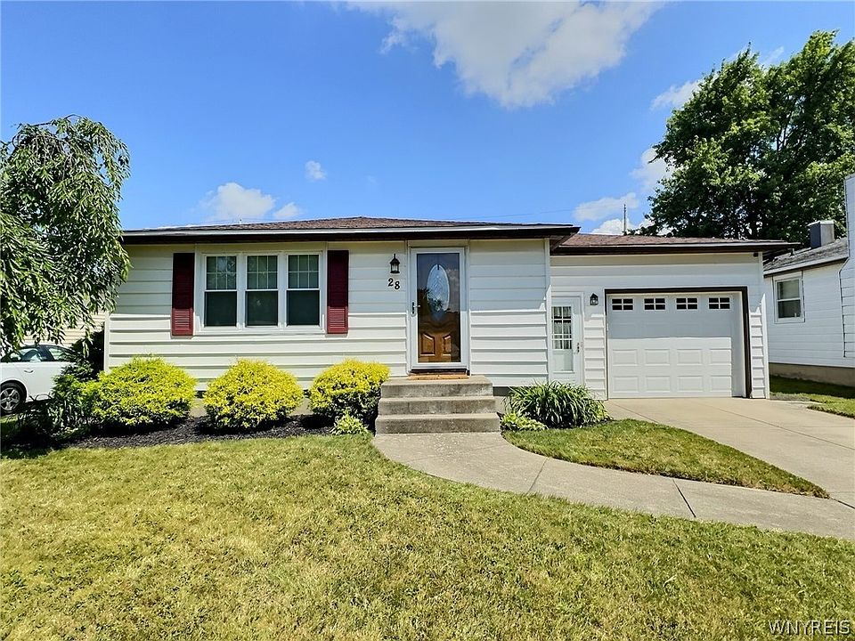 1st image of 28 Sprucewood Dr