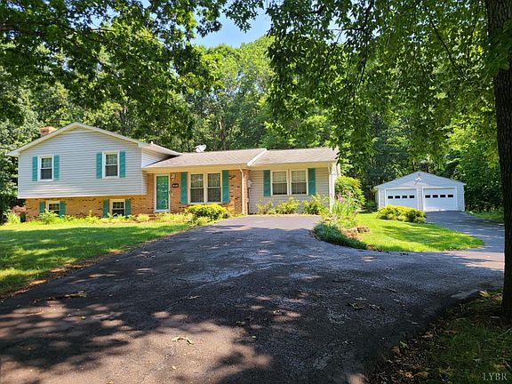 3rd image of 451 Woodlawn Trl