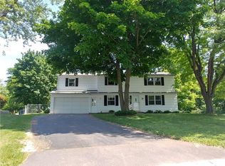66 Squirrels Heath Rd, Fairport, NY 14450