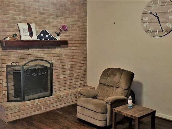 4th image of 1040 Lindsey Cir