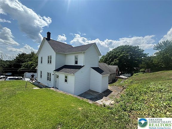 4th image of 573 Fairview Ave