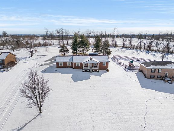 2nd image of 204 Eagle Dr