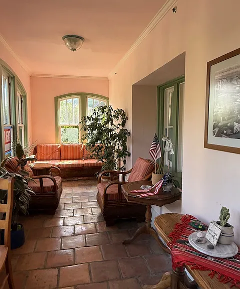 Nadine Apartments — Photo 7