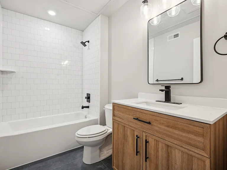 522 Green Ln #B — Photo 9