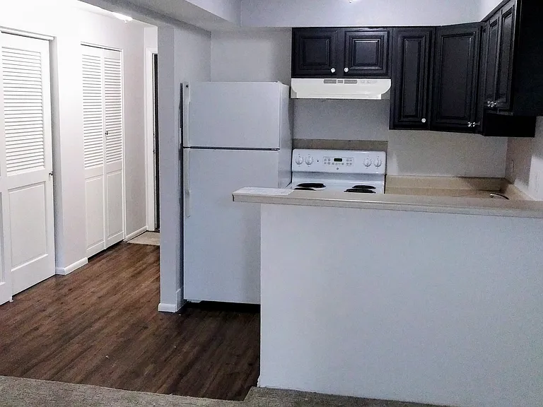 1260 York St #310 — Photo 4