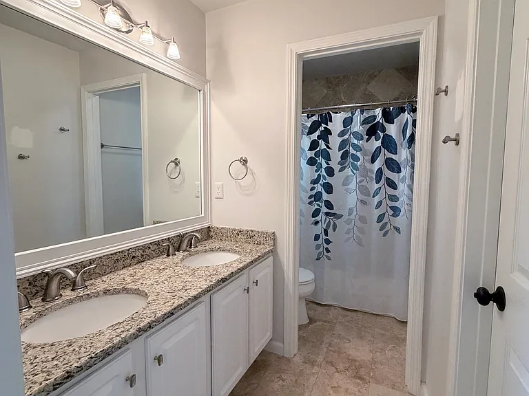 950 Lancaster Walk — Photo 36