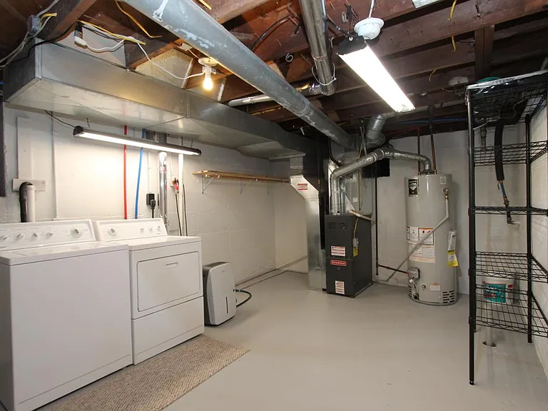2242 E Aloma basement #1