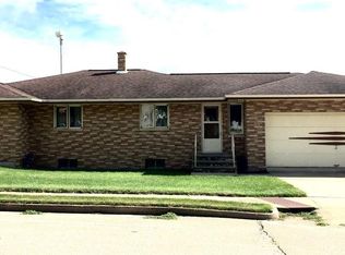 2018 Water St, New Vienna, IA 52065