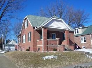 622 Pine St, Highland, IL