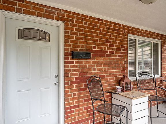 5th image of 3826 Zinsle Ave
