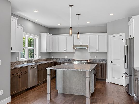 5th image of 8919 Ancient Oak Ln