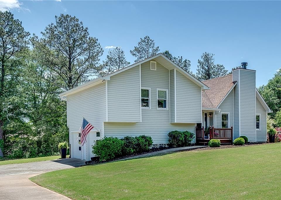 1st image of 305 W Ln